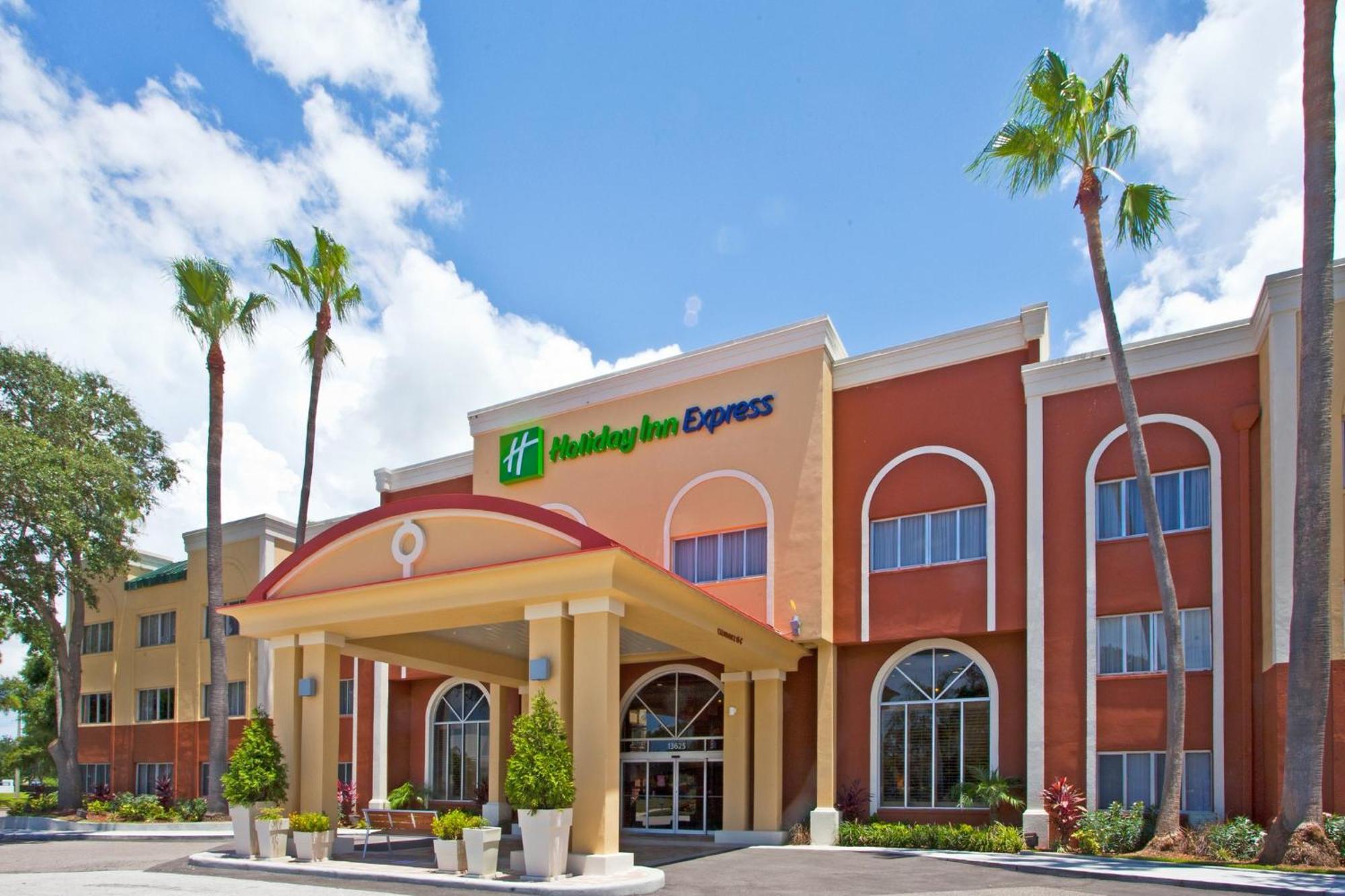 Holiday Inn Express Hotel Clearwater East - Icot Center By Ihg Pinellas Park Exterior foto