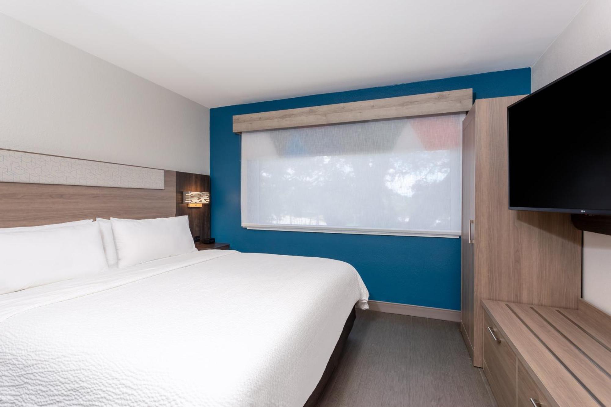 Holiday Inn Express Hotel Clearwater East - Icot Center By Ihg Pinellas Park Exterior foto