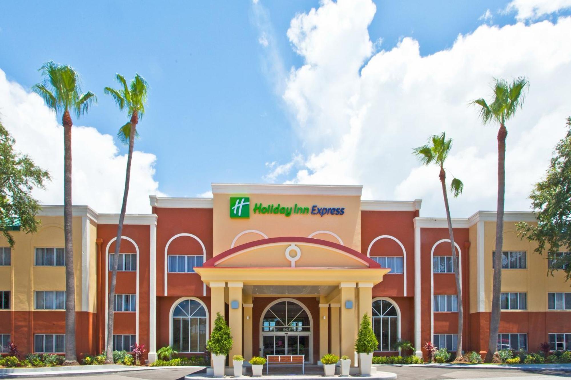 Holiday Inn Express Hotel Clearwater East - Icot Center By Ihg Pinellas Park Exterior foto