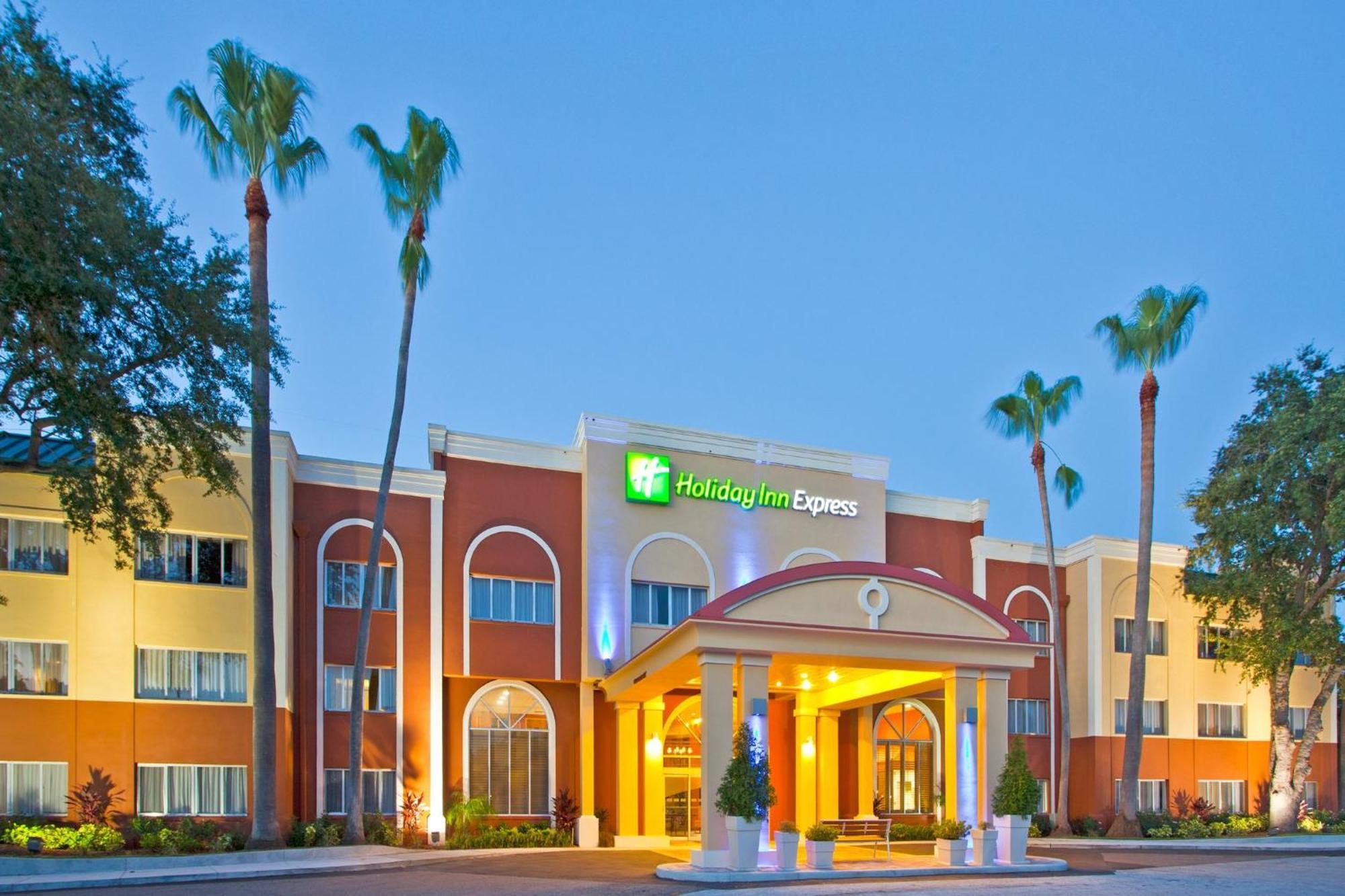 Holiday Inn Express Hotel Clearwater East - Icot Center By Ihg Pinellas Park Exterior foto