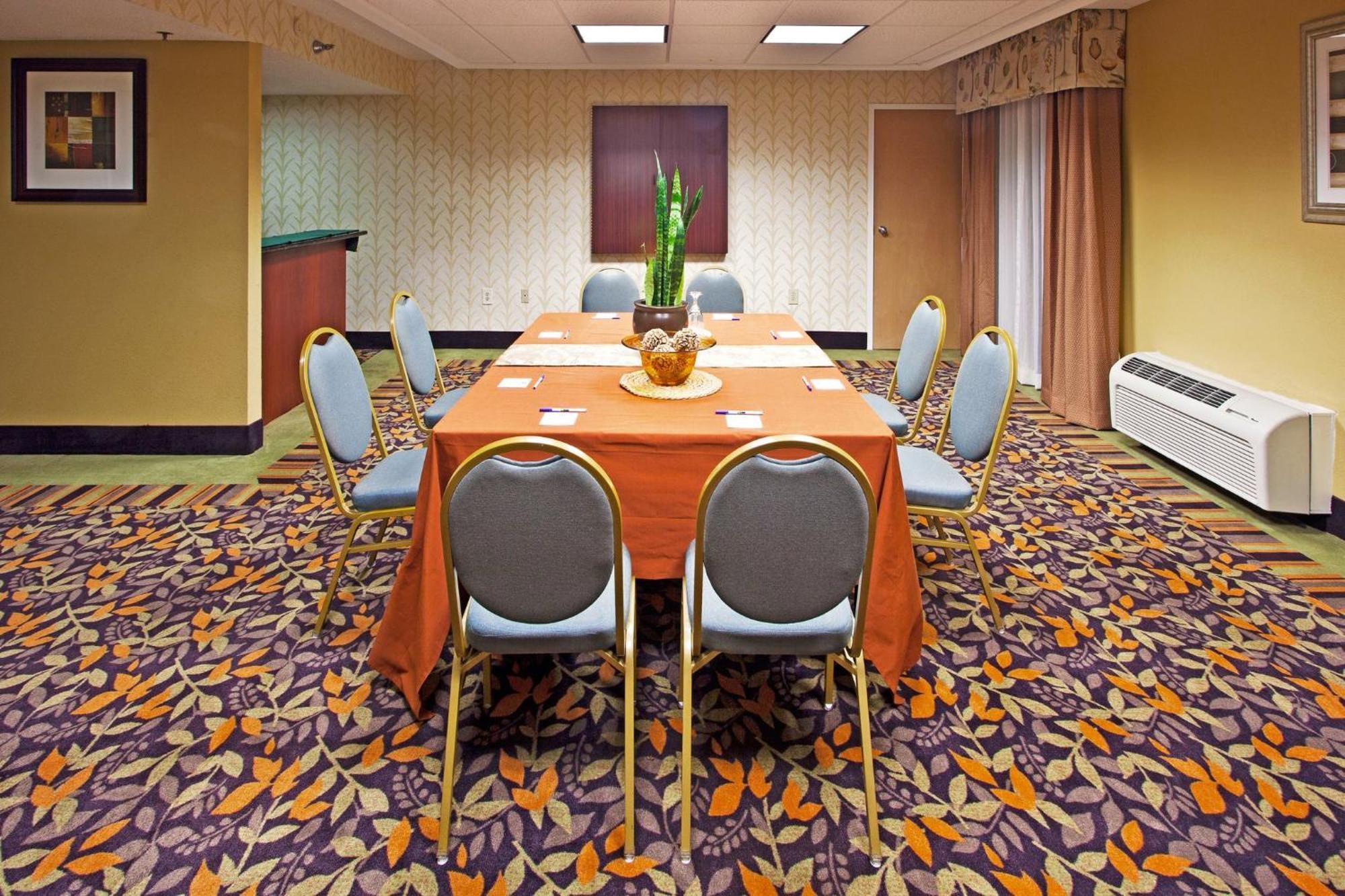 Holiday Inn Express Hotel Clearwater East - Icot Center By Ihg Pinellas Park Exterior foto